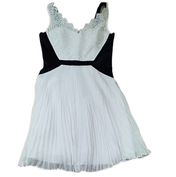 Max and Cleo~Sz 4~White "Tricia" Summer Dress NWT - Picture 11 of 11